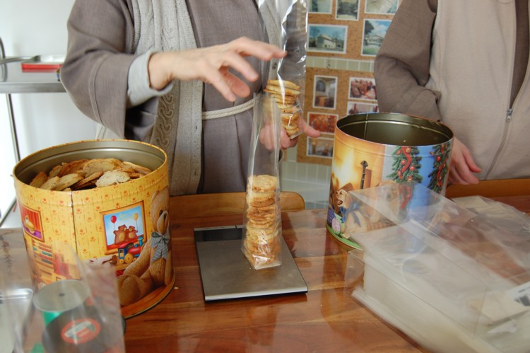 mise à sac des sablés aux amandes